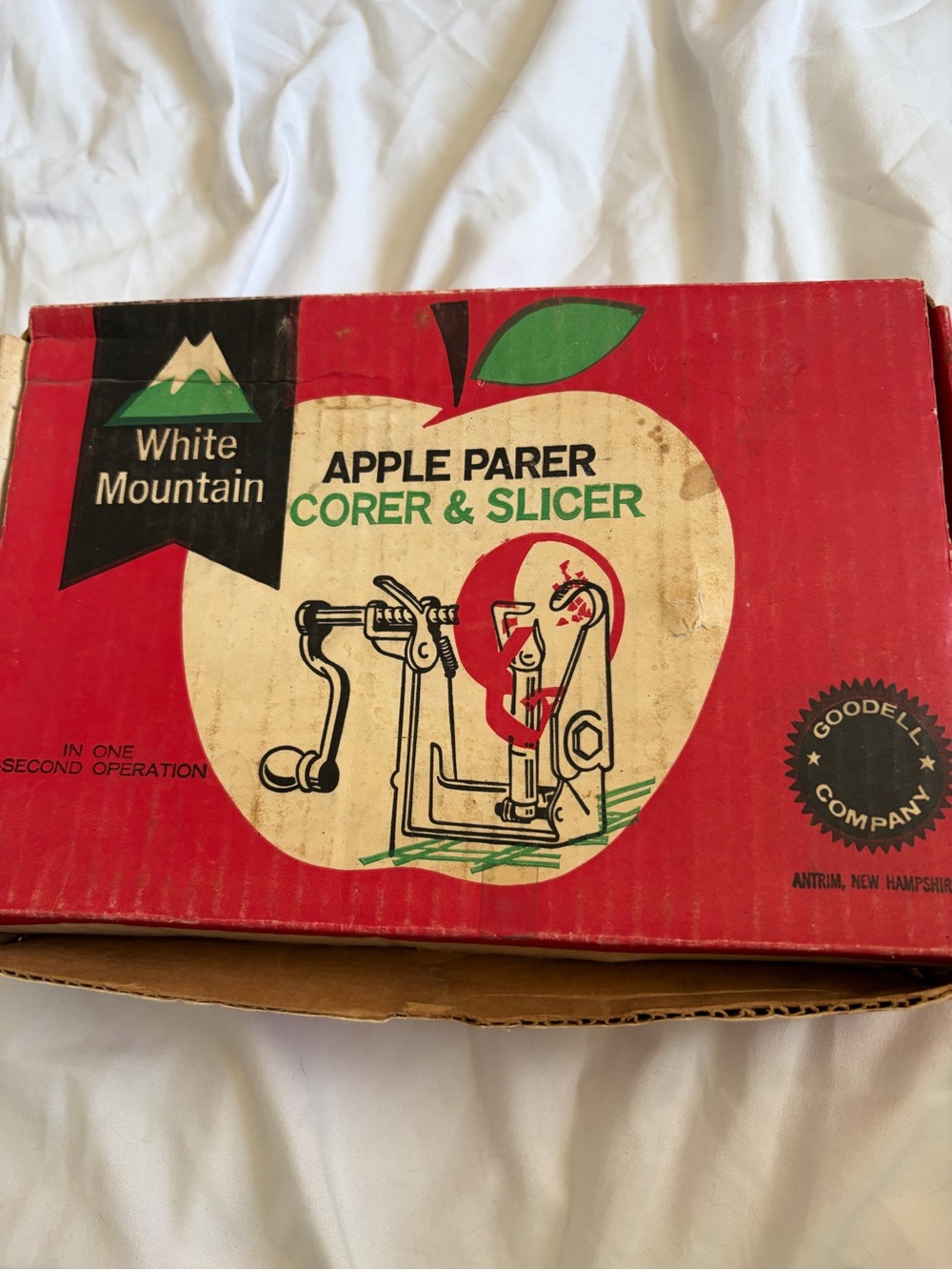 Vintage White Mountain No3 Apple Parer, Corer  Slicer  Green with Box and Manual